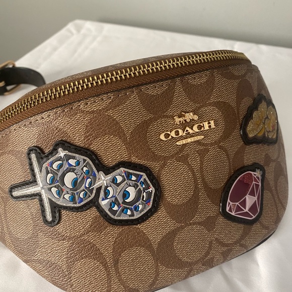 Disney X Coach Limited Edition belt bag with Snow White 🔥SALE🔥 - Picture 2 of 11